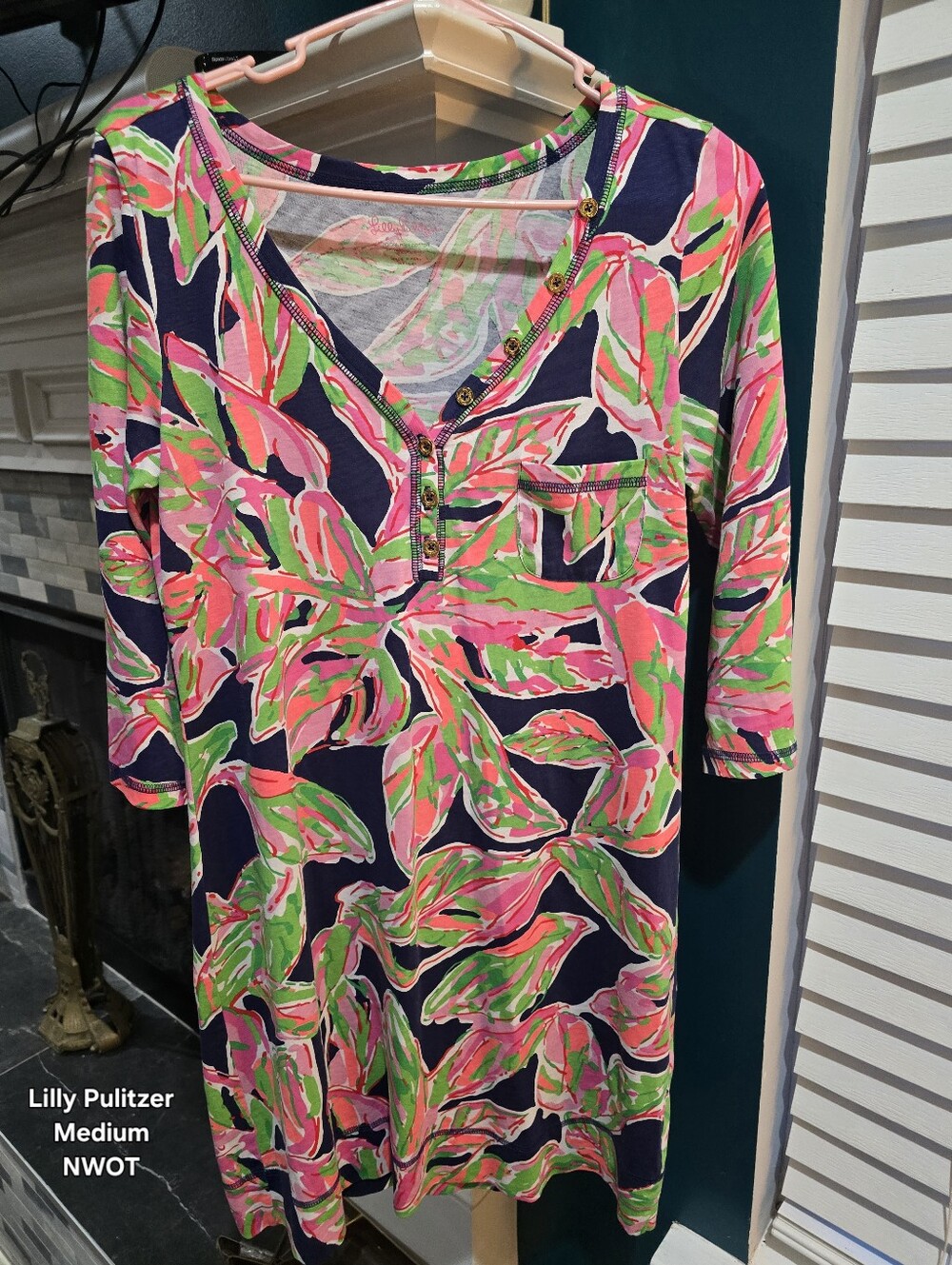 Lilly Pulitzer Pink & Green Leaf-Print V-Neck Tunic on Navy